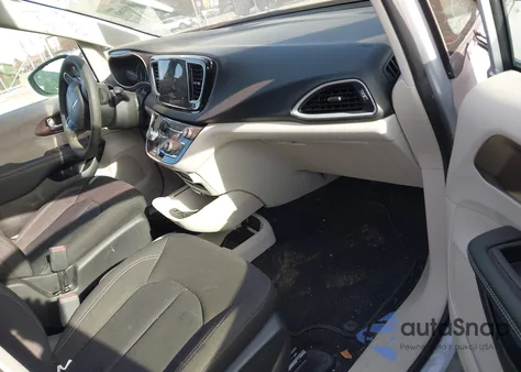 2023 Chrysler Voyager Lx из США, поврежденный, VIN 2C4RC1CG8PR613612